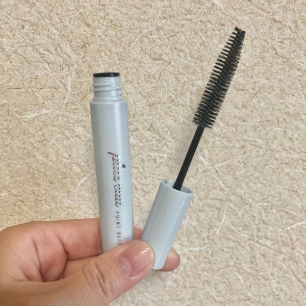 私の必需品！アホ毛撃退アイテムのご紹介。梅雨の髪のお手入れにも◎ | HugMug - 親子で楽しむファッションやライフスタイル情報を届けるママメディア