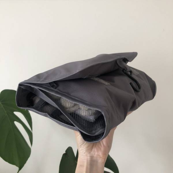 これ300円！？中身が一目でわかるフック付きトラベル収納ポーチ【standardproducts】 | HugMug - 親子で楽しむファッションやライフスタイル情報を届けるママメディア