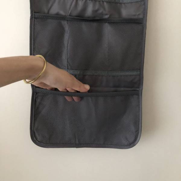 これ300円！？中身が一目でわかるフック付きトラベル収納ポーチ【standardproducts】 | HugMug - 親子で楽しむファッションやライフスタイル情報を届けるママメディア