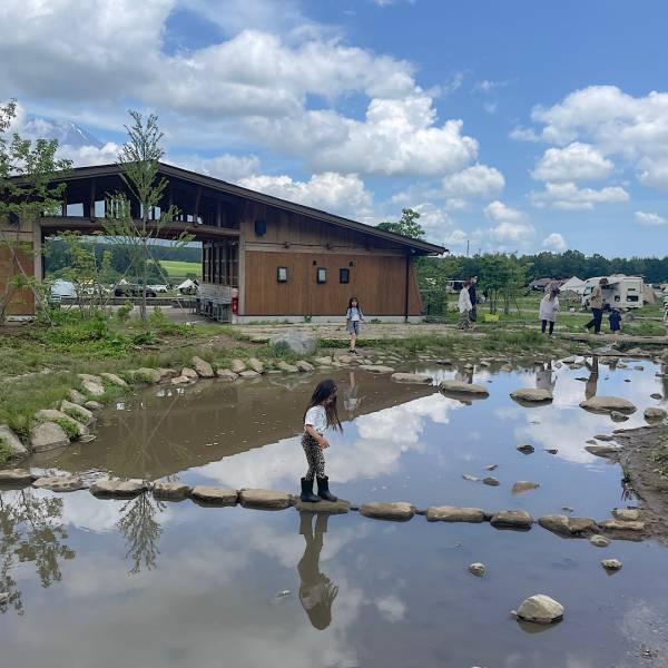 【キャンパーの聖地・ふもとっぱら】子連れにおすすめな理由と5つの攻略法 | HugMug - 親子で楽しむファッションやライフスタイル情報を届けるママメディア