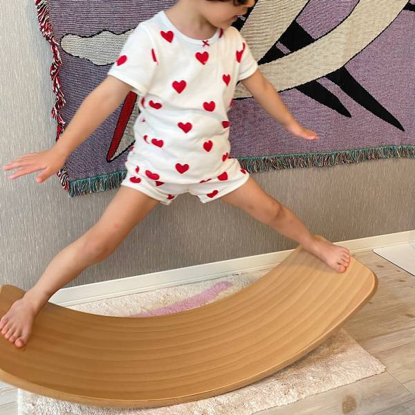 アート•知育•体感を育む！4歳児におすすめおうち遊び3選 | HugMug - 親子で楽しむファッションやライフスタイル情報を届けるママメディア