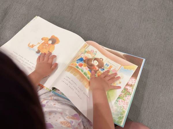 「2歳娘のお気に入りの絵本」高山直子の“愛すべき日々のこと” Vol.15 | HugMug - 親子で楽しむファッションやライフスタイル情報を届けるママメディア