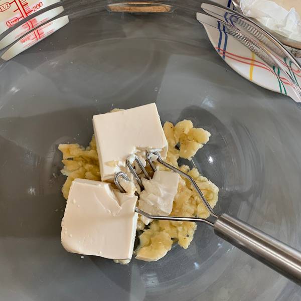 卵不使用！簡単・可愛い1歳のバースデーケーキレシピ | HugMug - 親子で楽しむファッションやライフスタイル情報を届けるママメディア