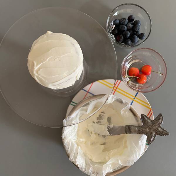 卵不使用！簡単・可愛い1歳のバースデーケーキレシピ | HugMug - 親子で楽しむファッションやライフスタイル情報を届けるママメディア