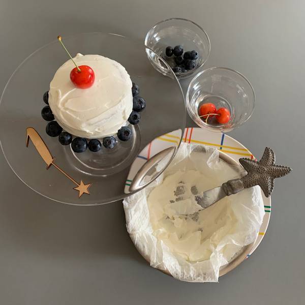 卵不使用！簡単・可愛い1歳のバースデーケーキレシピ | HugMug - 親子で楽しむファッションやライフスタイル情報を届けるママメディア