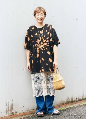 古着MIXのお手本コーデ♡ 柄×デニムでヒッピーテイストに！ | HugMug - 親子で楽しむファッションやライフスタイル情報を届けるママメディア