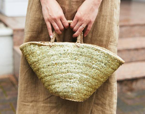 『ザラ』を使ったベビーコーデがめちゃかわ♡ 淡カラーで統一感アップ！ | HugMug - 親子で楽しむファッションやライフスタイル情報を届けるママメディア