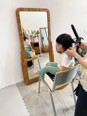 【白金台】子連れOK！ 2席のみでプライベート感満載の美容室「Plastique」 | HugMug - 親子で楽しむファッションやライフスタイル情報を届けるママメディア
