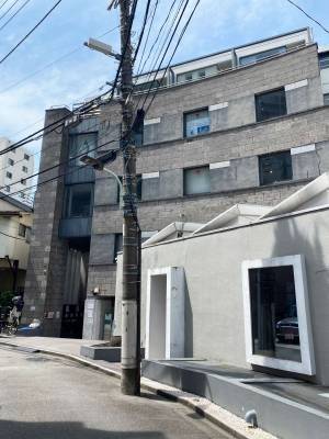 【白金台】子連れOK！ 2席のみでプライベート感満載の美容室「Plastique」 | HugMug - 親子で楽しむファッションやライフスタイル情報を届けるママメディア