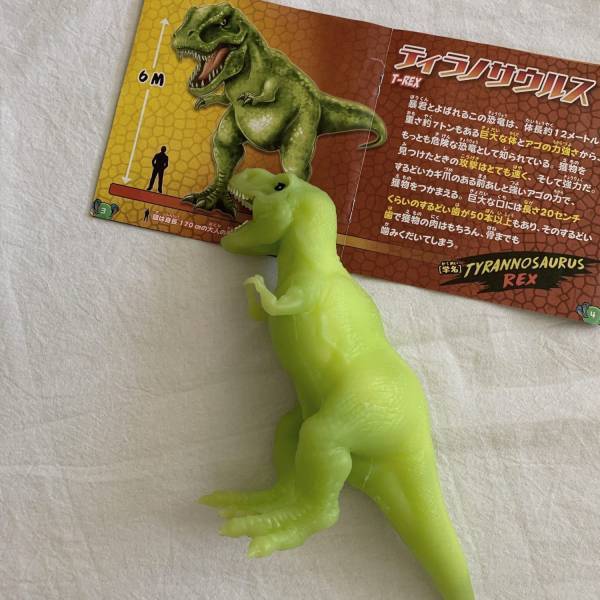 恐竜好き必見！ALL500円以下のDeAgostiniのおもちゃは色も変わって2倍楽しい！！ | HugMug - 親子で楽しむファッションやライフスタイル情報を届けるママメディア