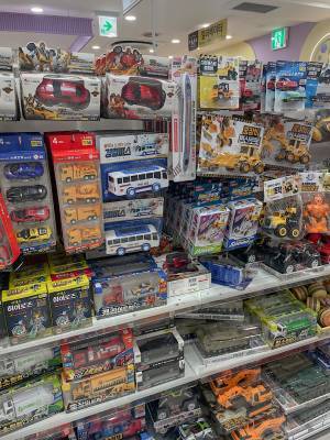 韓国土産の新定番!?明洞の12階建てダイソーが熱い！おすすめお土産をご紹介 | HugMug - 親子で楽しむファッションやライフスタイル情報を届けるママメディア