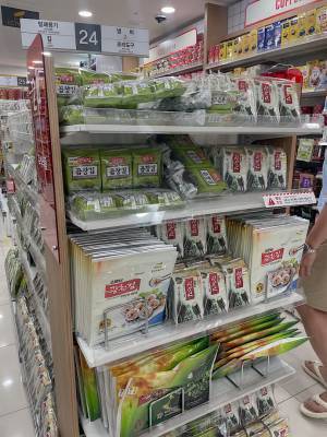 韓国土産の新定番!?明洞の12階建てダイソーが熱い！おすすめお土産をご紹介 | HugMug - 親子で楽しむファッションやライフスタイル情報を届けるママメディア