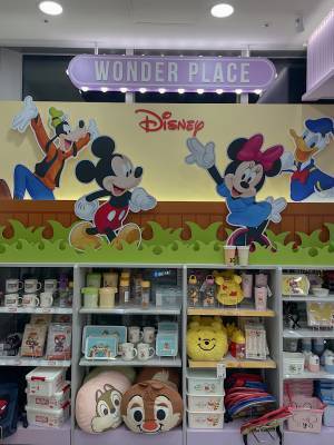 韓国土産の新定番!?明洞の12階建てダイソーが熱い！おすすめお土産をご紹介 | HugMug - 親子で楽しむファッションやライフスタイル情報を届けるママメディア