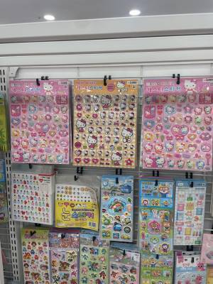 韓国土産の新定番!?明洞の12階建てダイソーが熱い！おすすめお土産をご紹介 | HugMug - 親子で楽しむファッションやライフスタイル情報を届けるママメディア