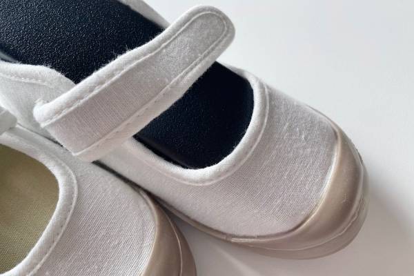 100均でうわばきデコレーション！簡単なのに子供が喜ぶうわばきに変身 | HugMug - 親子で楽しむファッションやライフスタイル情報を届けるママメディア