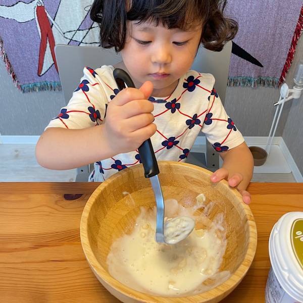 【ドウシシャ】電動ふわふわとろ雪かき氷器の徹底レポとアレンジレシピもご紹介 | HugMug - 親子で楽しむファッションやライフスタイル情報を届けるママメディア