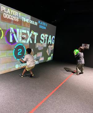 VRゲーム好きキッズ必見！屋内型eスポーツテーマパーク”RED° TOKYO TOWER” | HugMug - 親子で楽しむファッションやライフスタイル情報を届けるママメディア