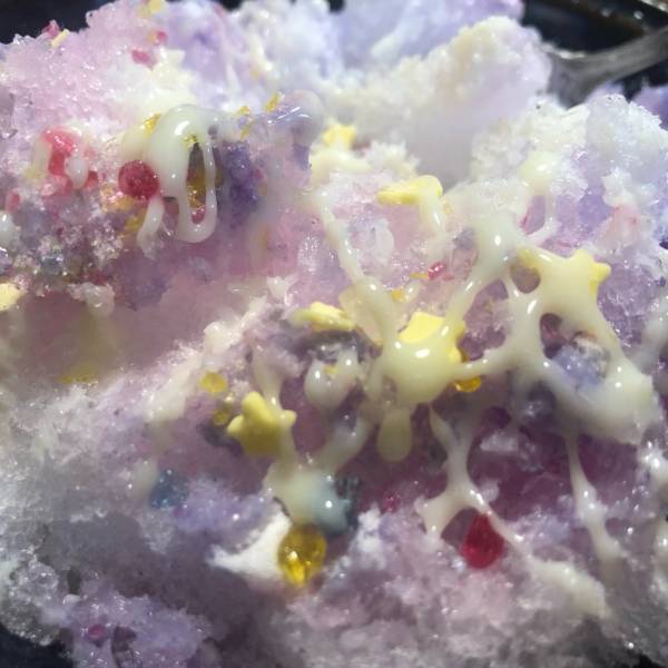 テレビで話題の「ねるねるねるねかき氷」を作ってみた！ | HugMug - 親子で楽しむファッションやライフスタイル情報を届けるママメディア