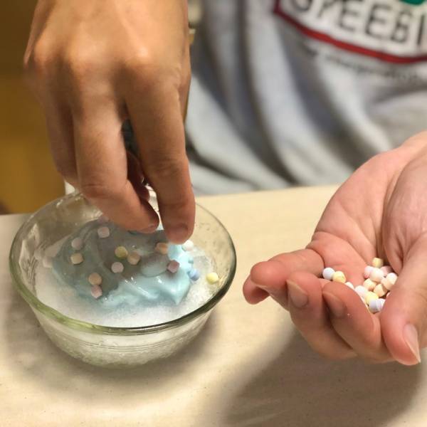 テレビで話題の「ねるねるねるねかき氷」を作ってみた！ | HugMug - 親子で楽しむファッションやライフスタイル情報を届けるママメディア