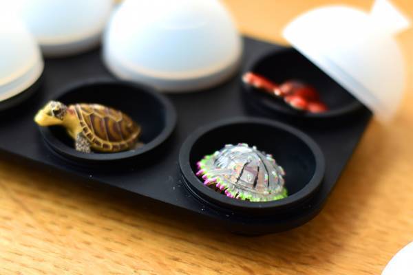 【氷を使ったひんやり工作3選】暑い夏に親子でつくってみよう！ | HugMug