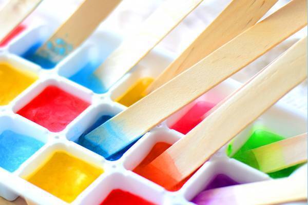 【氷を使ったひんやり工作3選】暑い夏に親子でつくってみよう！ | HugMug