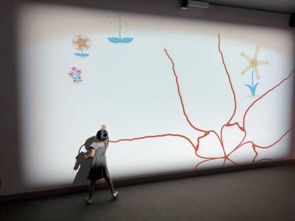 暑い日のお出かけに！光と遊ぶ体感型ミュージアム「魔法の美術館」 | HugMug - 親子で楽しむファッションやライフスタイル情報を届けるママメディア