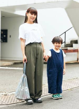 『バースデイ』がやっぱり使える！ 白Tシャツで爽やか親子コーデ | HugMug - 親子で楽しむファッションやライフスタイル情報を届けるママメディア