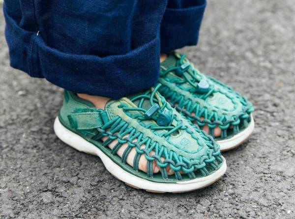 『バースデイ』がやっぱり使える！ 白Tシャツで爽やか親子コーデ | HugMug - 親子で楽しむファッションやライフスタイル情報を届けるママメディア