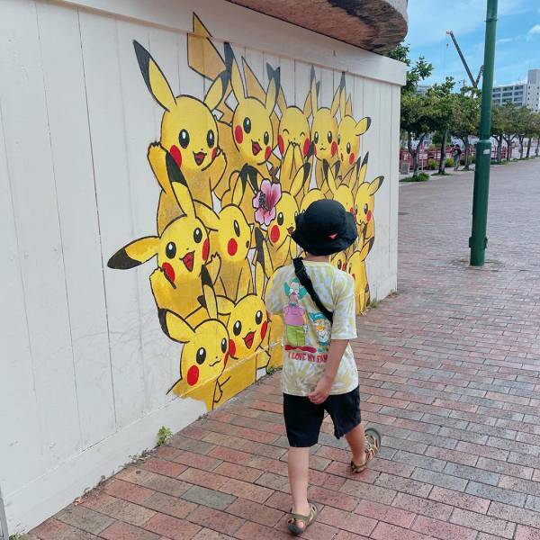 【沖縄にポケモン大量発生！】ポケモン好きにオススメしたい“ポケジェニック”を探す旅 | HugMug - 親子で楽しむファッションやライフスタイル情報を届けるママメディア