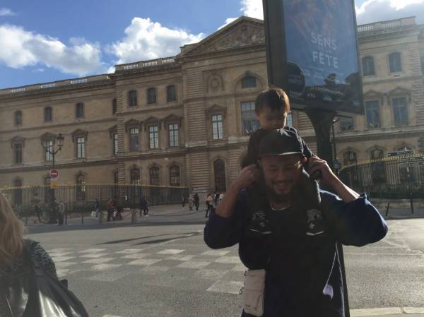 子連れ海外旅行 攻略法！【座席の選び方や機内であるといい持ち物など】 | HugMug - 親子で楽しむファッションやライフスタイル情報を届けるママメディア