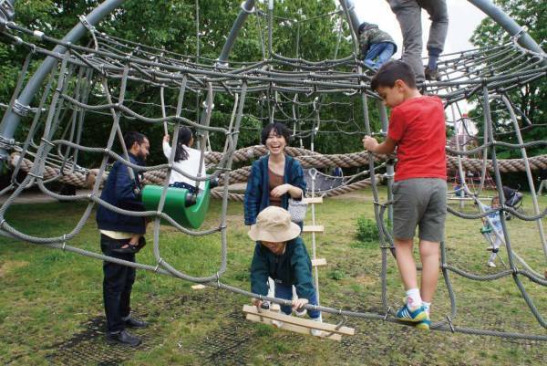 子連れ海外旅行 攻略法！【座席の選び方や機内であるといい持ち物など】 | HugMug - 親子で楽しむファッションやライフスタイル情報を届けるママメディア