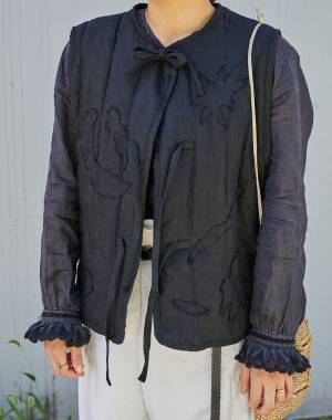 これがママのハンドメイド！？刺しゅうが可愛いベストで仲良し親子リンク♡ | HugMug