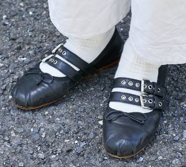 これがママのハンドメイド！？刺しゅうが可愛いベストで仲良し親子リンク♡ | HugMug