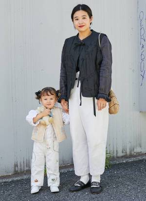 これがママのハンドメイド！？刺しゅうが可愛いベストで仲良し親子リンク♡ | HugMug