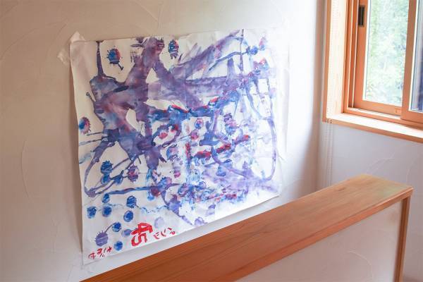 【子ども工作の保管方法】遊び・工作が得意なママたちのアイディア | HugMug