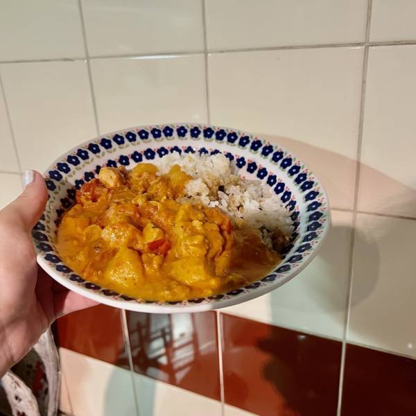 ルー不使用なのに簡単！激うまバターチキンカレーレシピ | HugMug - 親子で楽しむファッションやライフスタイル情報を届けるママメディア