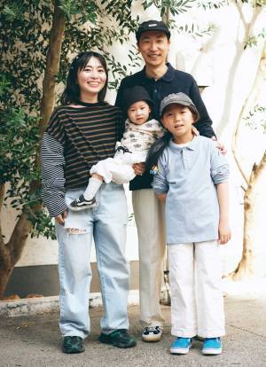 淡ブルー×ホワイトをシェアした爽やか秋コーデ。『ザラ』でつくるキッズコーデがおしゃれ！ | HugMug