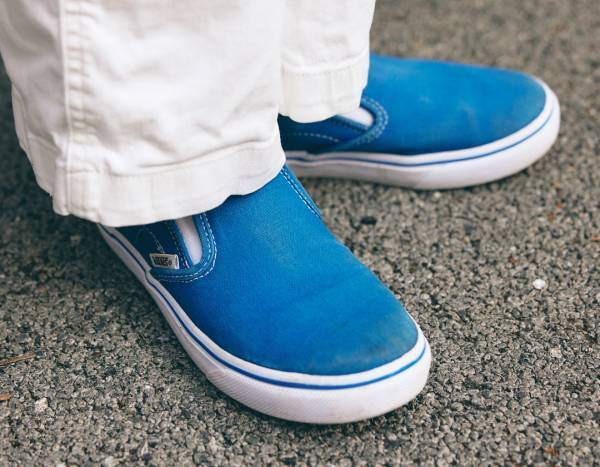 淡ブルー×ホワイトをシェアした爽やか秋コーデ。『ザラ』でつくるキッズコーデがおしゃれ！ | HugMug