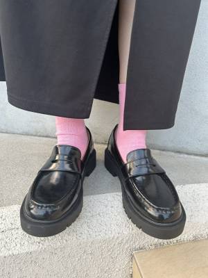 トレンドのローファーは【UNIQLO : C】 で手に入れろ！ソックスとの相性抜群！ | HugMug