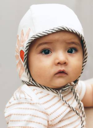 ヴィンテージMIXでおしゃれ度爆上げ。ベージュでつくるファミリーリンクコーデ♪ | HugMug