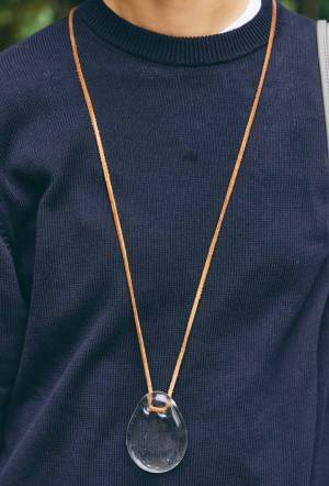 秋のブラックコーデ決定版！ キッズは花柄ブラウスで家族のアクセントに♡ | HugMug