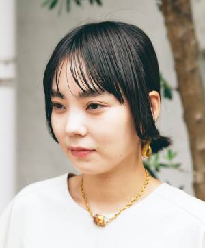 レザートップスってどう着るの！？おしゃれママの正解コーデをチェック♡ | HugMug