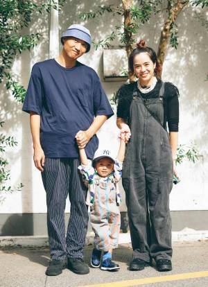 オーバーオールで親子リンク♡『海外子ども服』を使ったカラフルコーデにも注目！ | HugMug