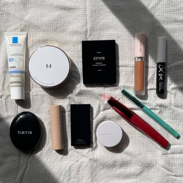 2023秋の新作！肌に優しい「コスメキッチン」のアイテムで作る秋メイクを紹介 | HugMug