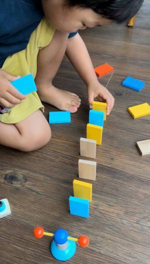 「“買ってよかった！” 3歳児向けオモチャと知育グッズ」武智志穂の沖縄でのんびり双子育児 Vol.38 | HugMug