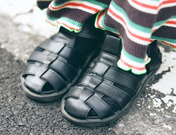 全身プチプラのキッズコーデが超可愛い！失敗しない秋のブラックコーデ♡ | HugMug