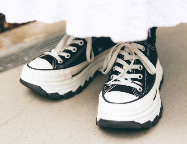 失敗しないモノトーンリンクコーデ！ピンクを挿してガーリーに♡ | HugMug