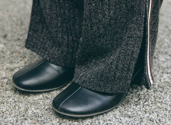 プチプラ×ヴィンテージMIXが高見え！カーキ×オレンジの秋色コーデ♪ | HugMug