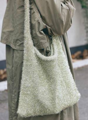 プチプラ×ヴィンテージMIXが高見え！カーキ×オレンジの秋色コーデ♪ | HugMug