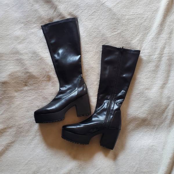 Avail（アベイル）のロングブーツがコスパ最強で使える！コーデも合わせてチェック | HugMug